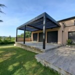 SARL Johan Imbert : pose et réalisation de menuiserie, pergolas, fenêtres, portes d’entrée et de garage, terrasses en bois, portails et clôtures à Lentilly et autour de Lyon, made in France.