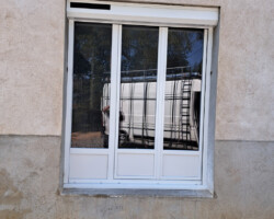 SARL Johan Imbert : pose et réalisation de menuiserie, pergolas, fenêtres, portes d’entrée et de garage, terrasses en bois, portails et clôtures à Lentilly et autour de Lyon, made in France.