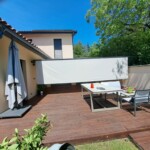 SARL Johan Imbert : pose et réalisation de menuiserie, pergolas, fenêtres, portes d’entrée et de garage, terrasses en bois, portails et clôtures à Lentilly et autour de Lyon, made in France.